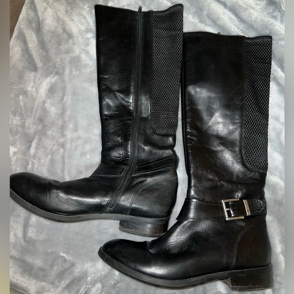 Clark’s boots - Picture 2 of 4